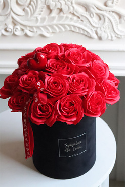 OD RĘKI Soap Opera Red, flowerbox na walentynki z mydlanymi różami, wys.29cm