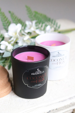 Coconut and Figs, sojowo-kokosowa świeca zapachowa w szkle, czarna, 135g