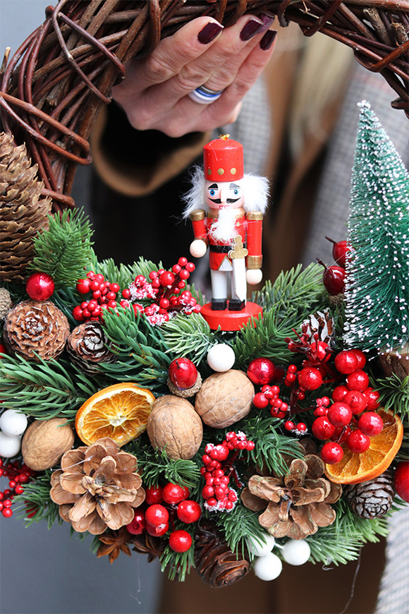 Dziadki Do Orzechów Small, świąteczny wianek dekoracyjny