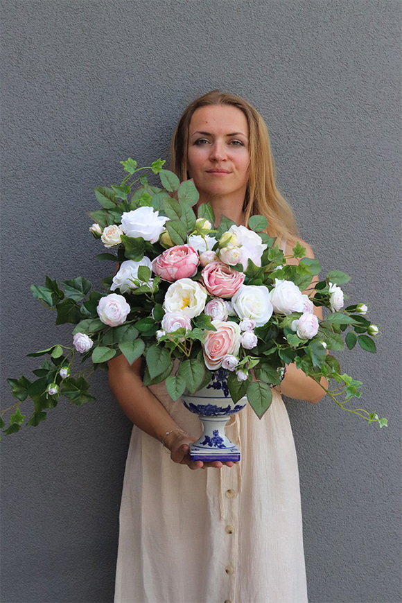 Roselissa Mamma Mia!, kompozycja kwiatowa w pucharze