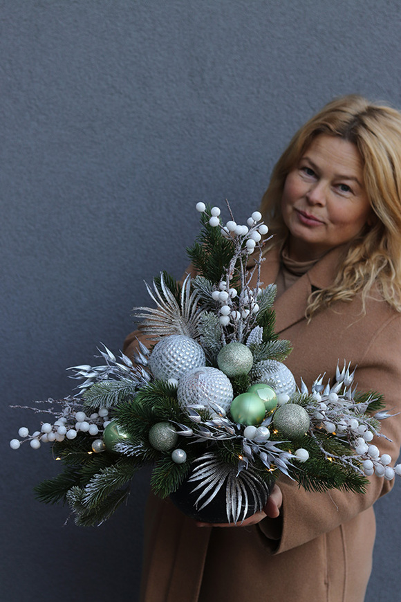 Green Xmas, świąteczna kompozycja nagrobna w misie	