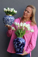 Premium Marzo Tenji, gumowy bukiet tulipanów w wazonie