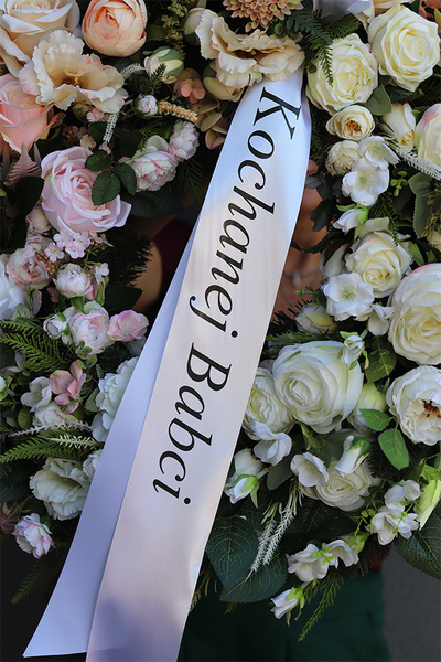 Dolera Pink, wieniec / wiązanka pogrzebowa ze wstęgą, śr.68cm 