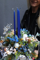 Blue Eveline Pompadour, świąteczny stroik LED