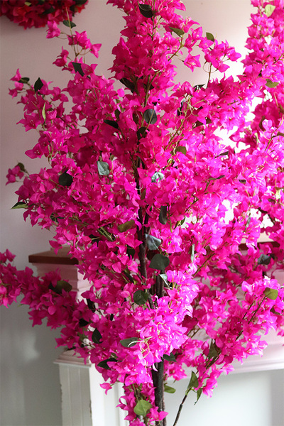 Oleander, sztuczna roślina w doniczce