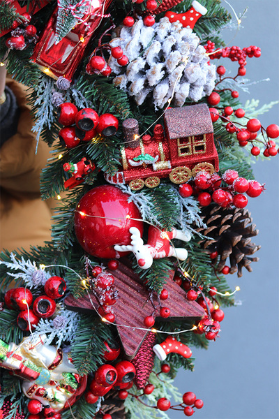 Christmas Moko 2, ogromny wianek świąteczny