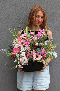 Piękna Łąka Flowerito, kompozycja kwiatowa w naczyniu, wys.59cm