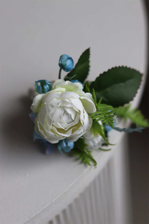 Light Blue, biżuteria kwiatowa na bal maturalny