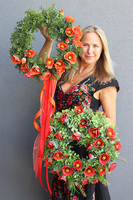 Makowa Panienka 2, asymetryczny wianek z makami