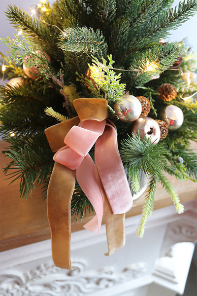 Pink Lady, realistyczna choinka świąteczna z przybraniem LED