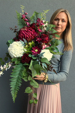 Ruberia, nagrobny bukiet z bordową chryzantemą, dł.53cm 