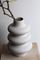 Magnolia Vase, kwiaty w wazonie