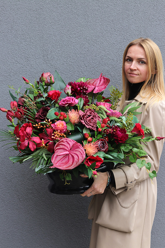 Heliona, kompozycja nagrobna w misie