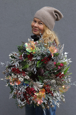 OD RĘKI Glamour Winter, zimowy wianek z kwiatami, śr.45cm