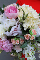 Teliga Pink, spływający bukiet nagrobny, wym.37x66cm 