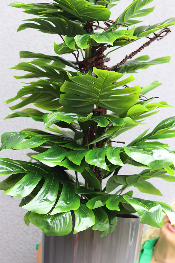 Monstera Mediolan Grey, drzewko sztuczne w donicy