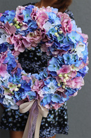 Gesiana, niebiesko-różowy wianek z hortensjami