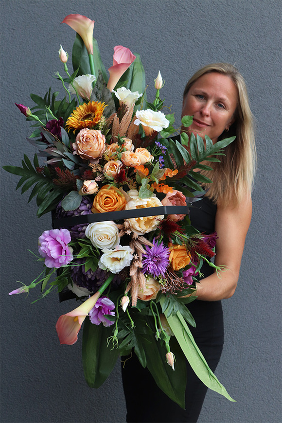 Wspomnienie Colors, dekoracja nagrobna w metalowym koszu