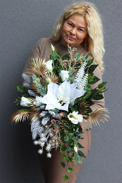 White&Gold, świąteczny bukiet nagrobny we wkładzie, wys.55cm