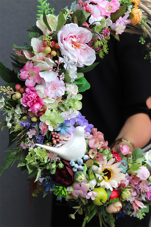 Klerta, asymetryczny wianek z ptaszkiem