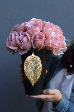 Cappuccino Cafe 2, flowerbox z różami, wys.30cm 