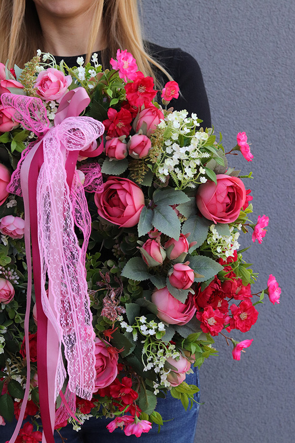 Różany Świat, różowy wianek na drzwi