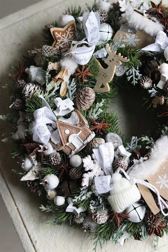 Nulira, zimowy wianek na drzwi w stylu skandynawskim