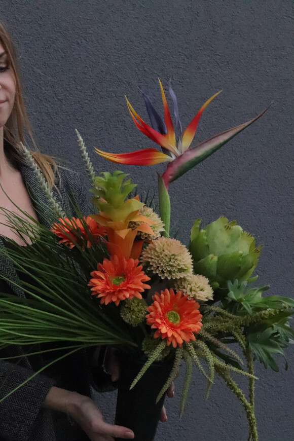 Amazonka Volcan, komplet dekoracji nagrobnych, kompozycja + bukiet