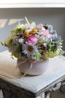 Majówka, kompozycja kwiatowa w naczyniu