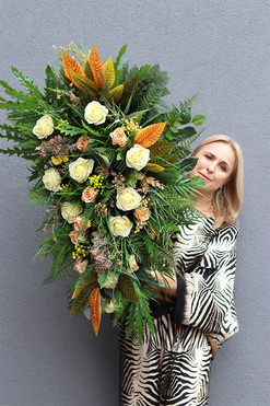 Monada, wiązanka nagrobna z różami, dł.85cm