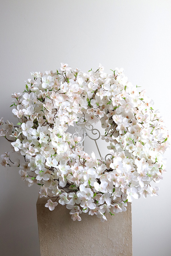 Biała Jabłoń, wiosenny wianek dekoracyjny