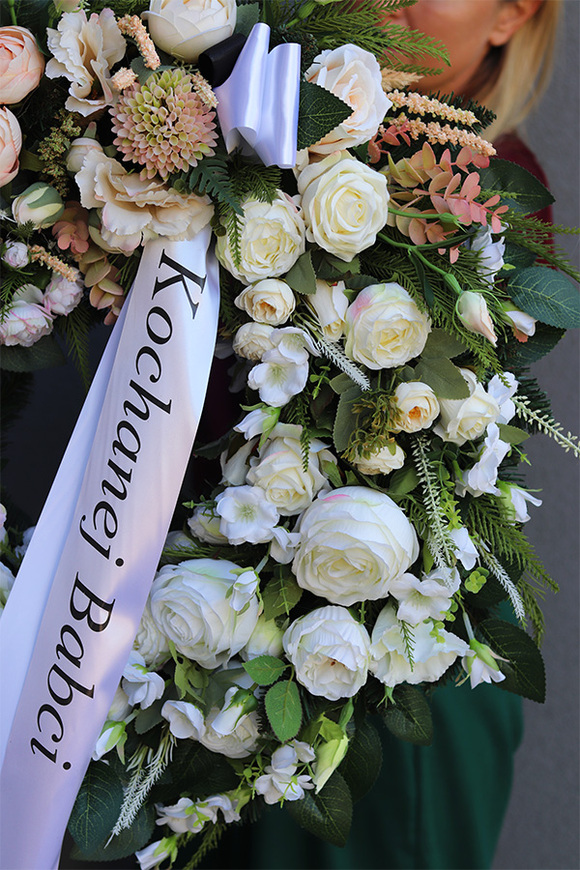 Dolera Pink, wieniec / wiązanka pogrzebowa ze wstęgą, śr.68cm 