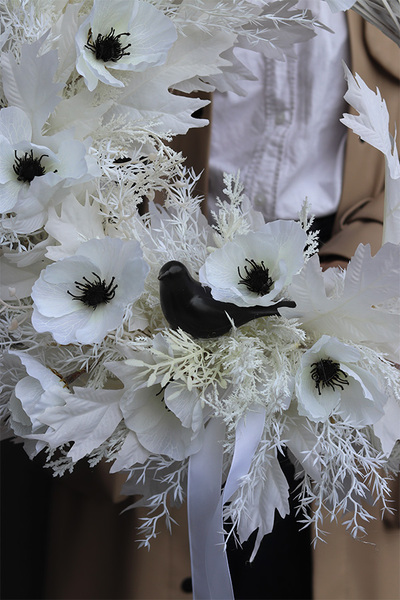 Casa Bianca, biały wianek na drzwi z ptaszkiem