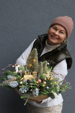 Gold Cecile, świąteczny stroik w szklanej misie LED, wys.34cm  