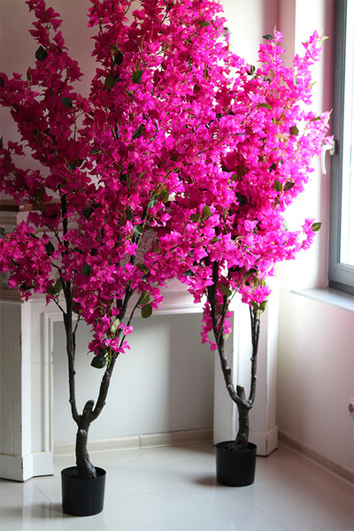 Oleander, sztuczna roślina w doniczce