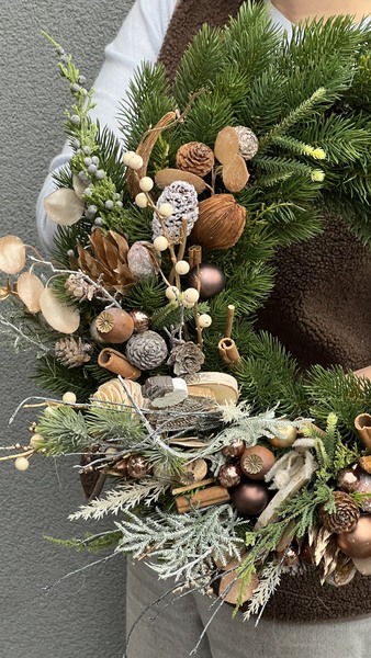 Cynamonowe Święta, świąteczny wianek na drzwi