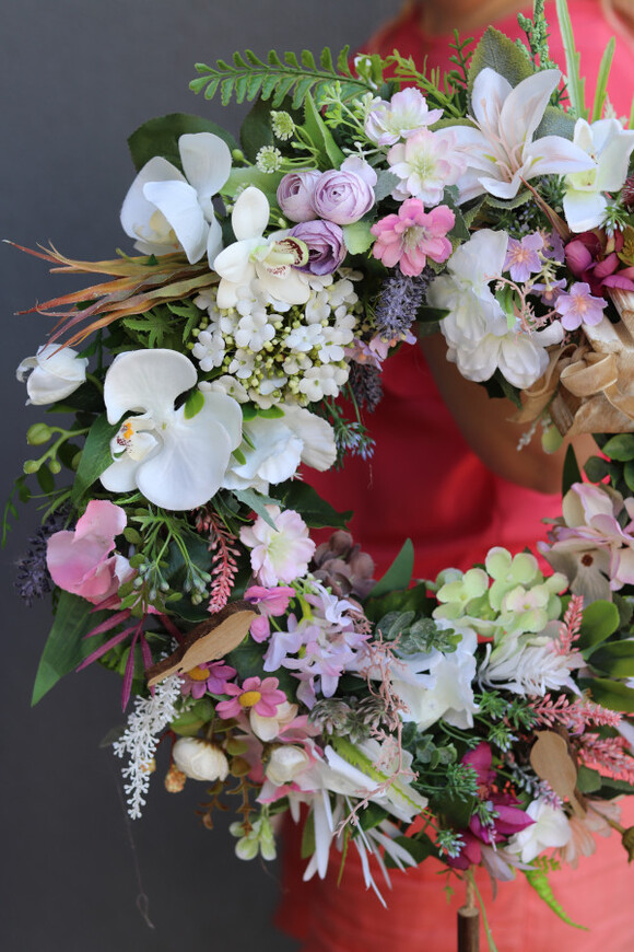 wianek kwiatowy z zawieszką, Gerita