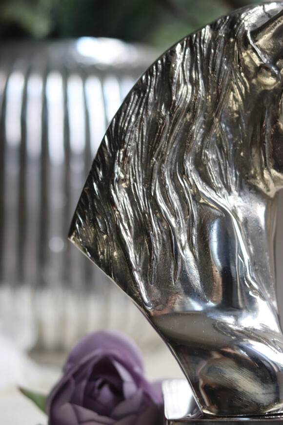 Horse, elegancka figurka koń