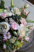 Geristo, kompozycja kwiatowa w srebrnej donicy, wym.30x30cm