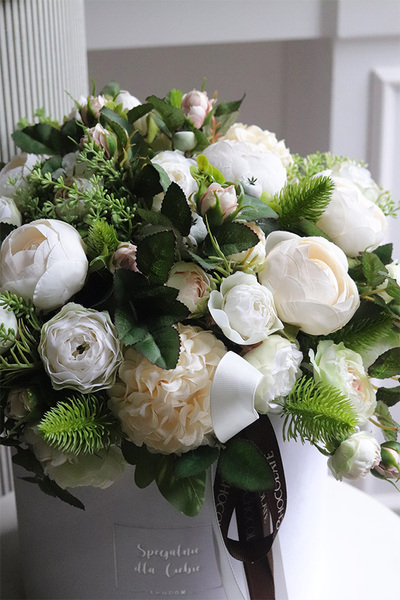 True Love, flowerbox welurowy z piwoniami