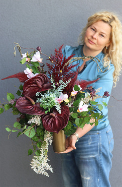 Anturium 2, bukiet nagrobny we wkładzie, wys.67cm