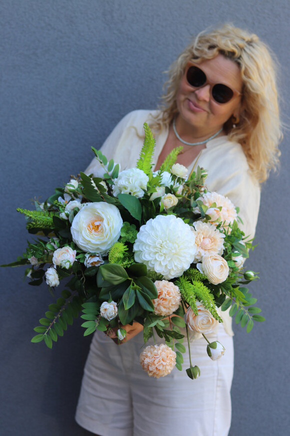 Ministeria 3, elegancka kompozycja kwiatowa w misie