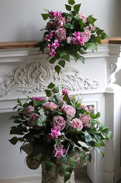 Różowa Medra, komplet dekoracji nagrobnych, kompozycja + bukiet we wkładzie  