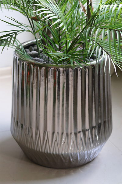 Haiti Silverro, sztuczna palma w srebrnej donicy