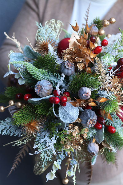 Gold Christmas, świąteczny stroik kompozycja w złotym wazonie