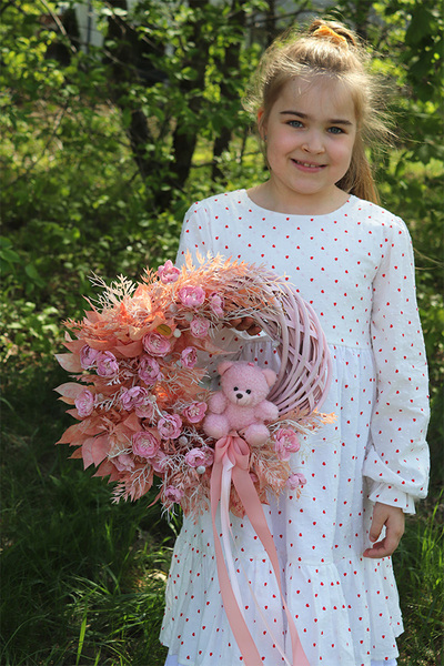 Teddy Pink, uroczy wianek z misiem