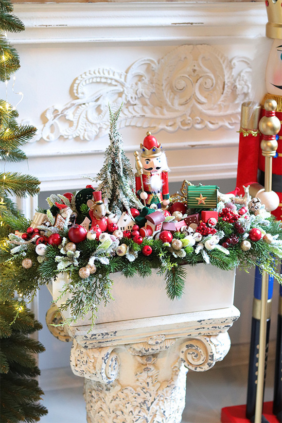 Dzieci Zimą, stroik świąteczny LED z dziadkiem