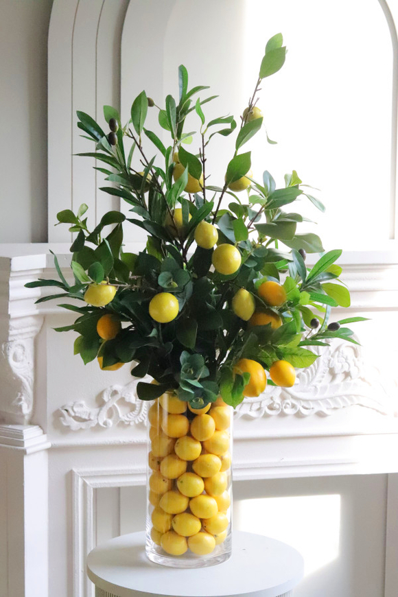 Sicilia Lemon, kompozycja kwiatowa w wazonie