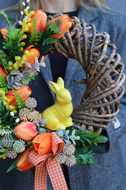 OD RĘKI Żółty Zając, wielkanocny wianek z zajączkiem, rozp.30cm