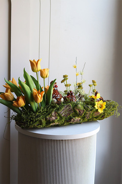 Kurki na Wsi, stroik wielkanocny z kurami, wym.29x50x17cm